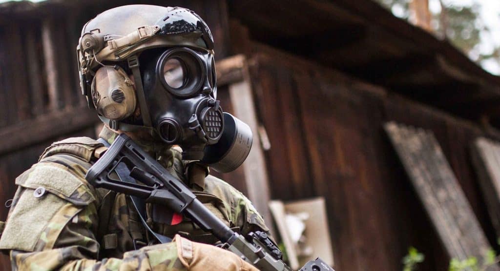 Military Gas Mask - Protects Against CBRN Agents, Industrial Toxic ...